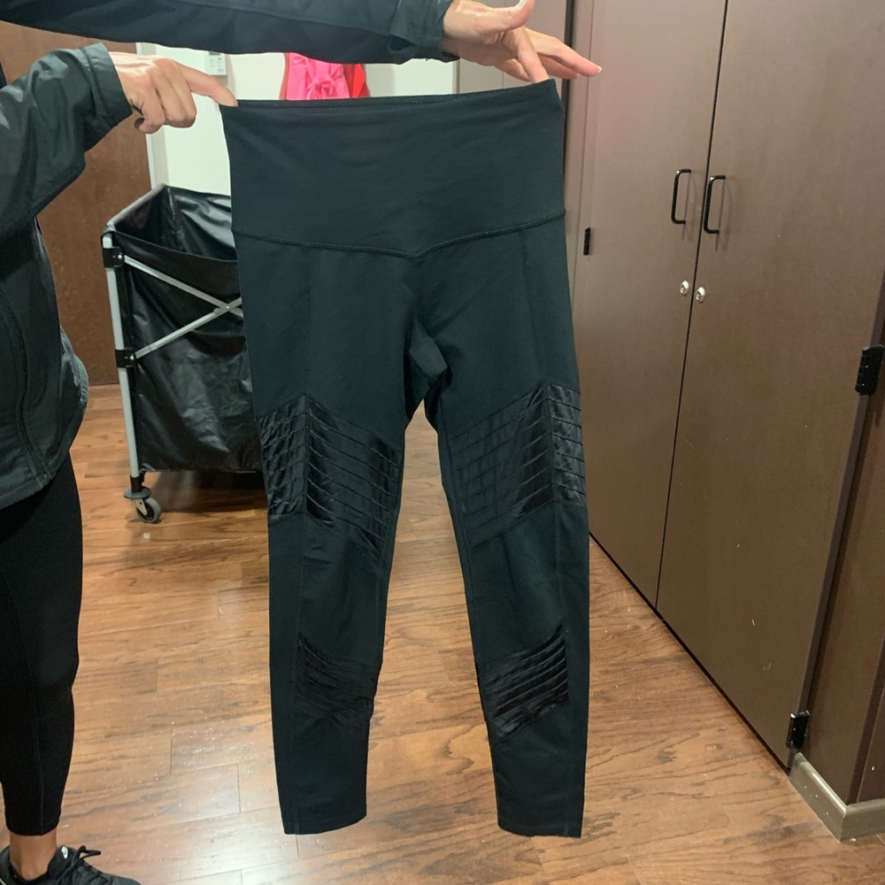 Small zella leggings! Worn but great condition!